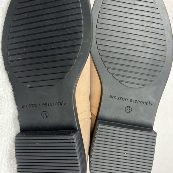 Amazon Essentials, light tan faux leather ankle boot - Picture 6 of 6